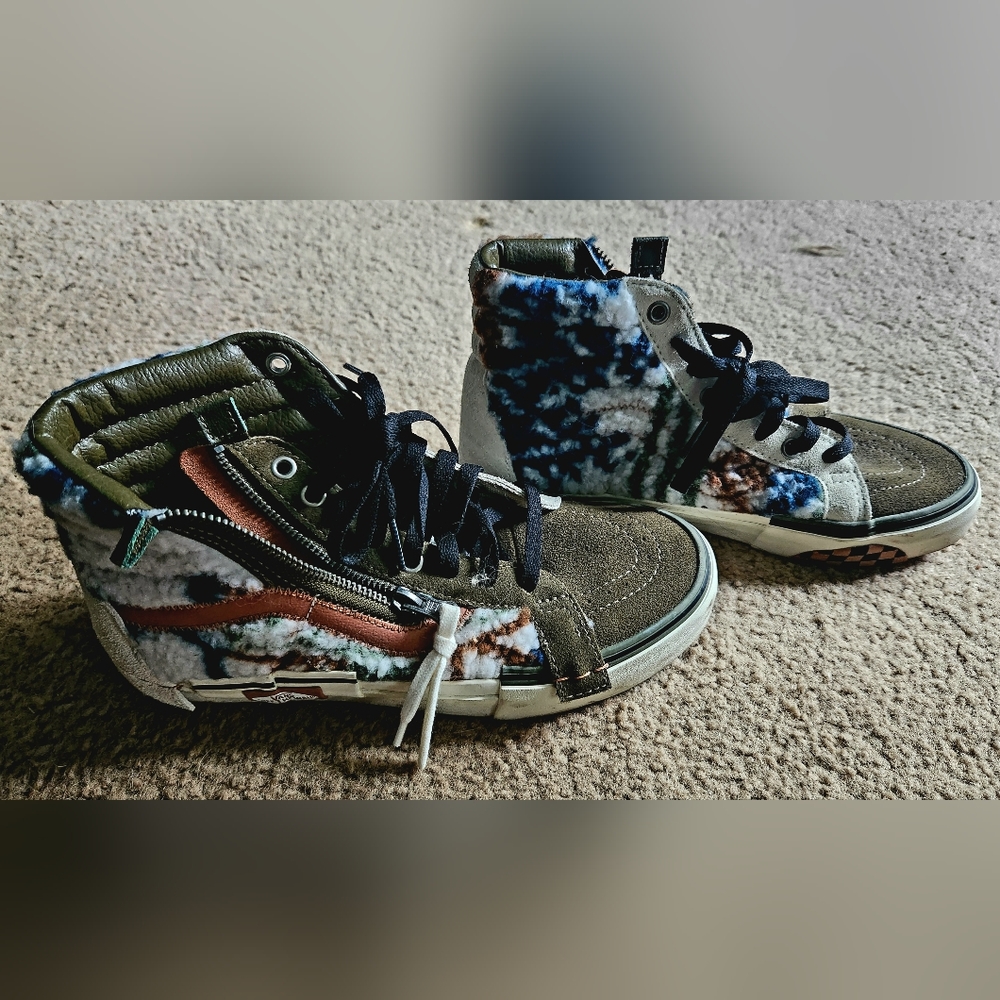 Vans Sk8-Hi reissue cap mixed textile lightly worn.